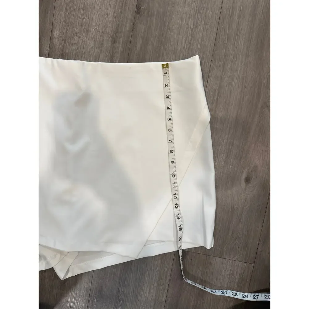 Torrid Refined Crepe Pull on Asymmetrical Skort in Cloud Dancer Women's Sz 4 - Picture 9 of 9